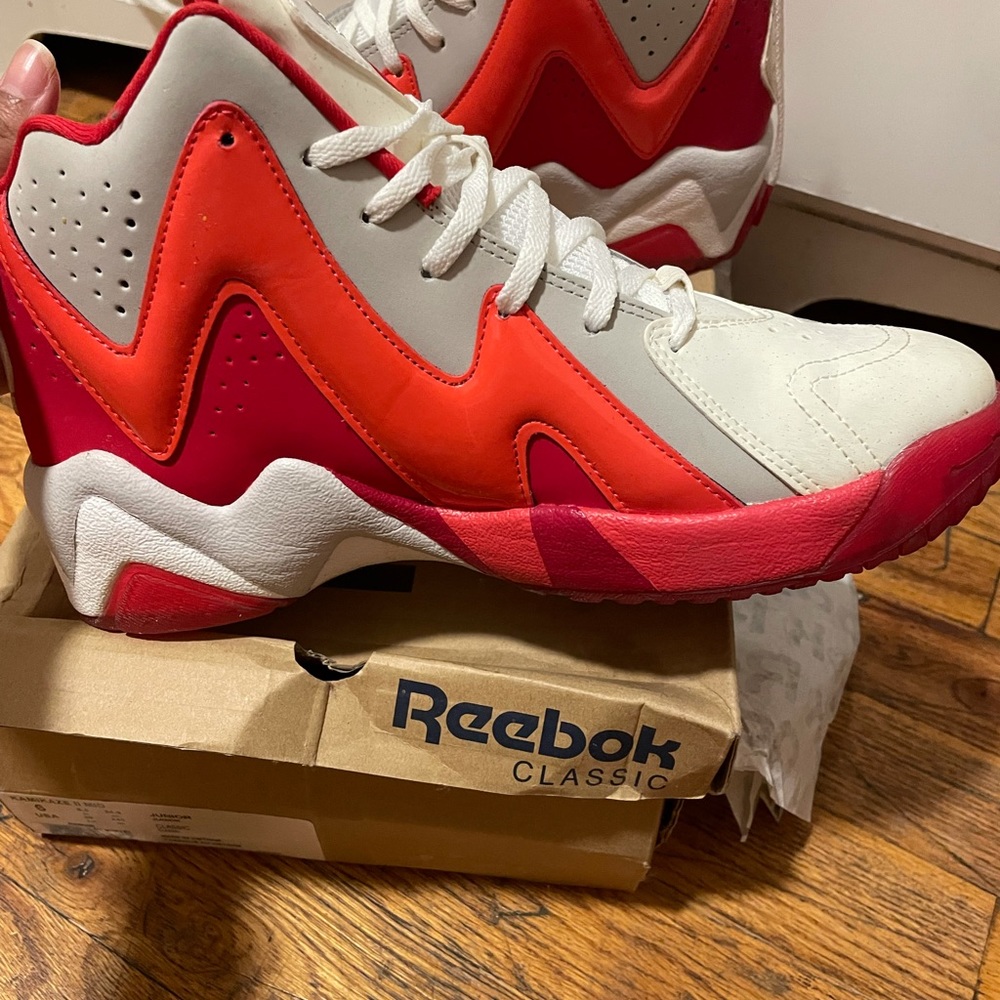 Reebok Kamikaze II MID size 6 grade school